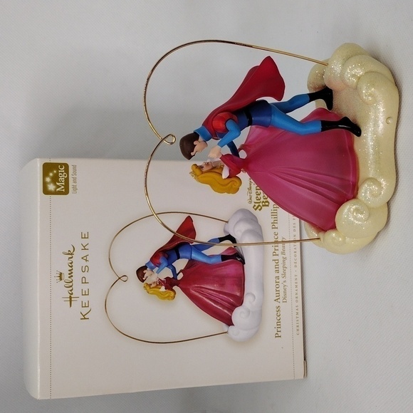 Hard to Find 2006 Sleeping Beauty Hallmark‎ Keepsake Ornament - Picture 1 of 11